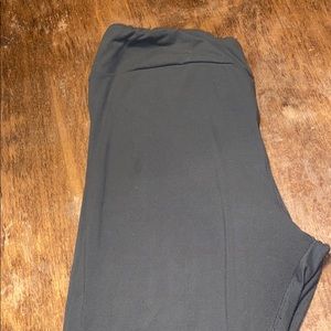 LulaRoe Tall & Curvy Leggings